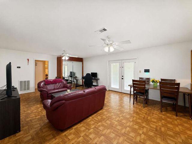 2514 16th Avenue N, Texas City, TX 77590