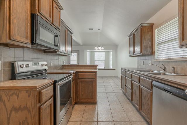 2608 Queenston Avenue, Norman, OK 73071