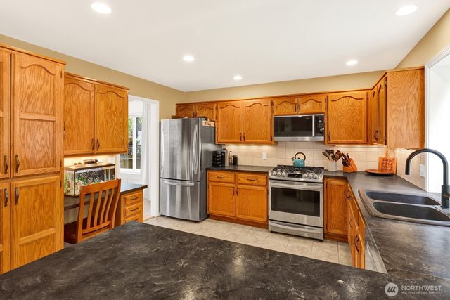 1715 Village Drive, Lynden, WA 98264