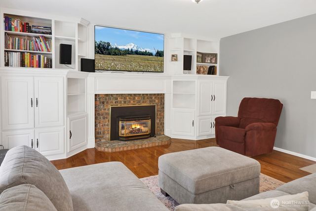 1715 Village Drive, Lynden, WA 98264