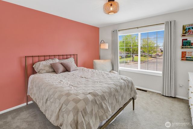 1715 Village Drive, Lynden, WA 98264