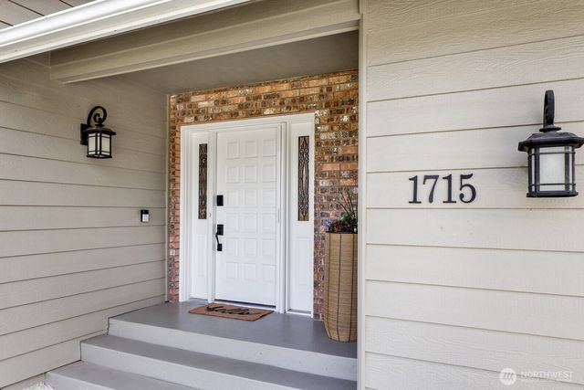 1715 Village Drive, Lynden, WA 98264