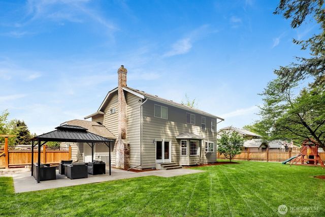 1715 Village Drive, Lynden, WA 98264