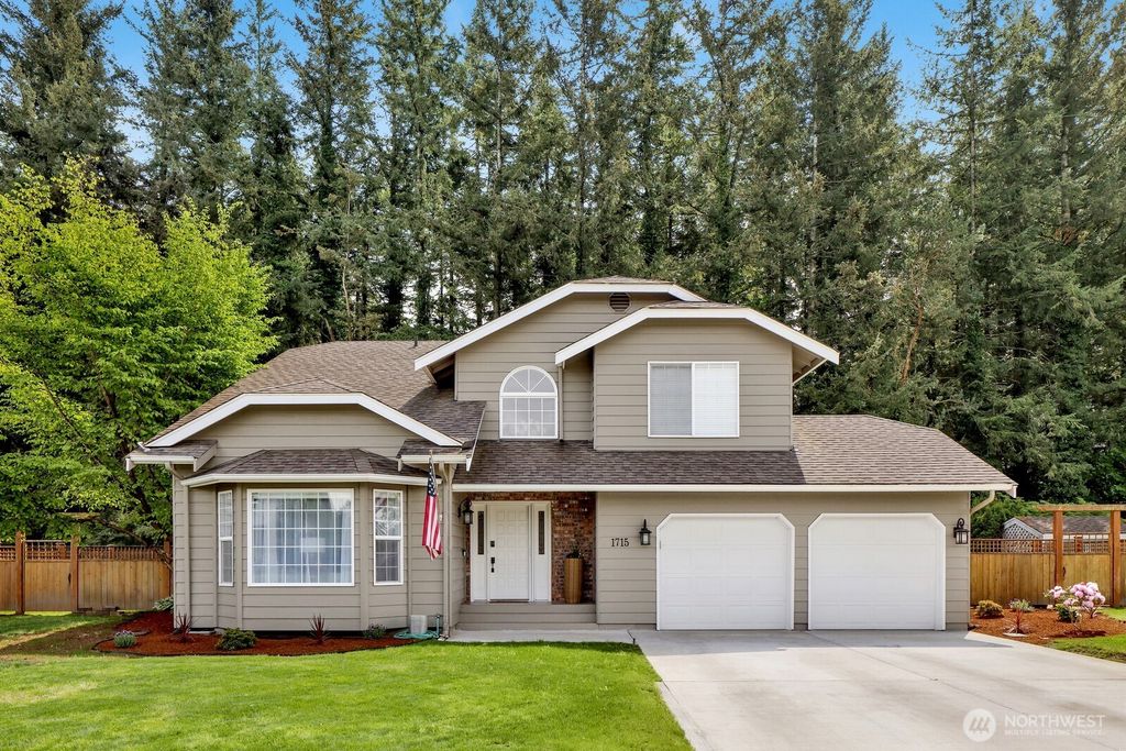 1715 Village Drive, Lynden, WA 98264