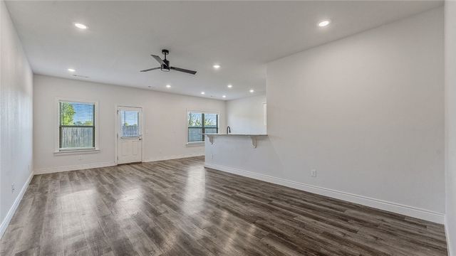 1111 Pebble Pass, Centerton, AR 72719