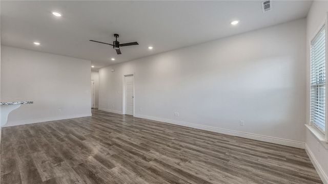 1111 Pebble Pass, Centerton, AR 72719