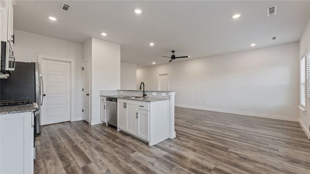 1111 Pebble Pass, Centerton, AR 72719