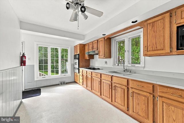 509 OAK DR, Somerdale, NJ 08083