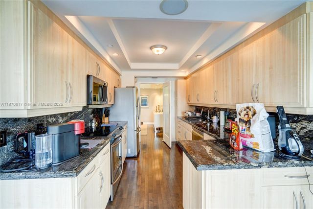 2000 Island Blvd 710, Aventura, FL 33160