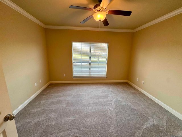 18019 Spring Creek Dr, Baton Rouge, LA 70817