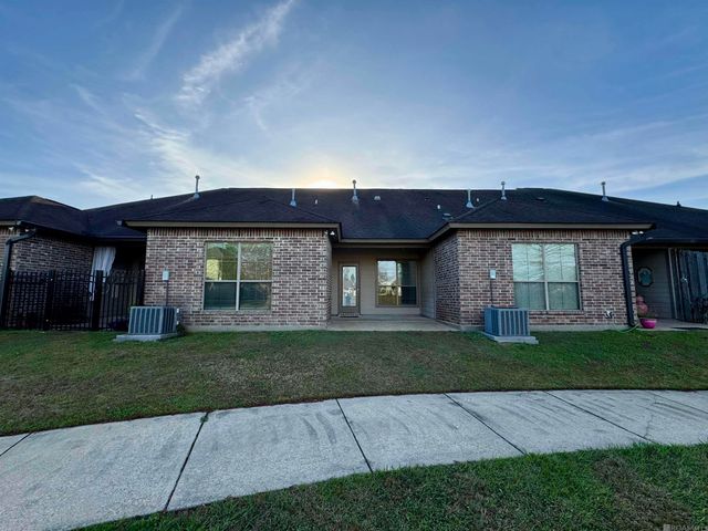 18019 Spring Creek Dr, Baton Rouge, LA 70817