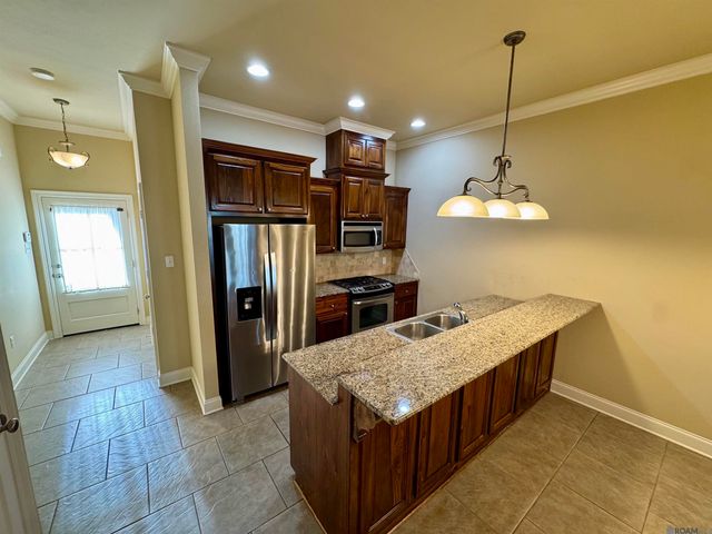 18019 Spring Creek Dr, Baton Rouge, LA 70817