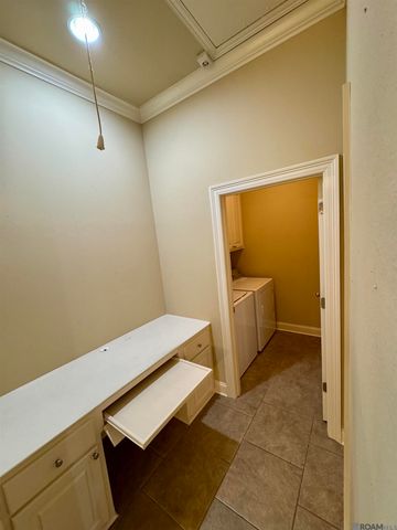 18019 Spring Creek Dr, Baton Rouge, LA 70817