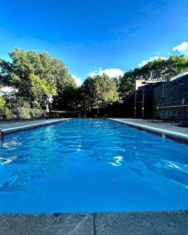 6075 Lincoln Drive 203, Edina, MN 55436