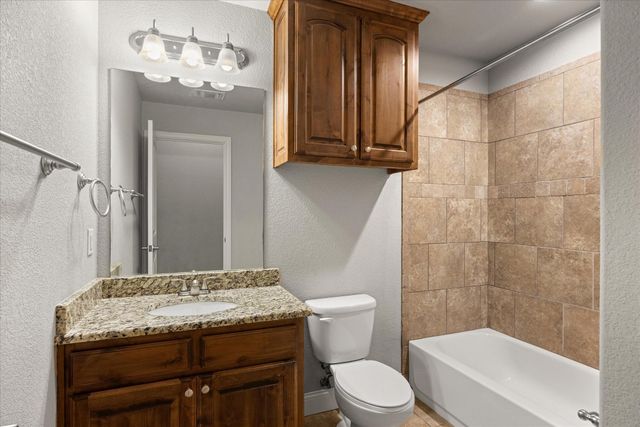 107 Donna Circle, Granbury, TX 76049