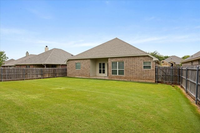 107 Donna Circle, Granbury, TX 76049