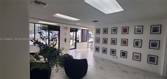 2100 NW 93rd Ave, Doral, FL 33172