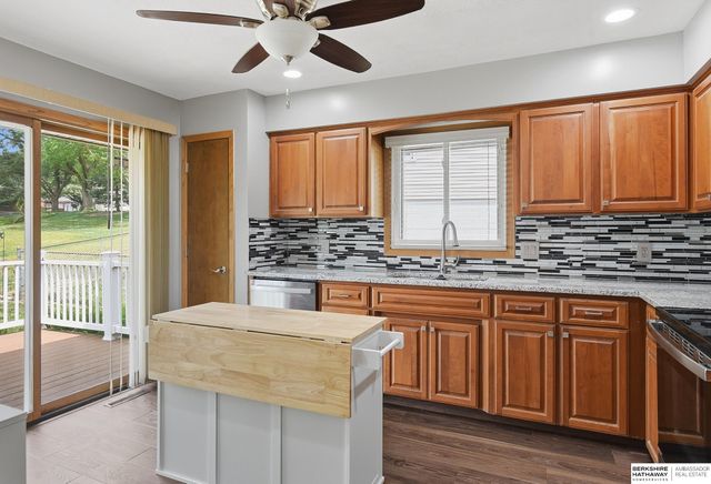 2162 N 124Th Avenue Circle, Omaha, NE 68164