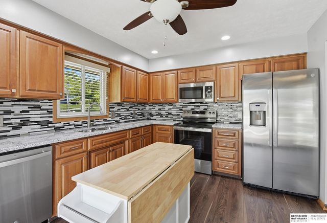 2162 N 124Th Avenue Circle, Omaha, NE 68164