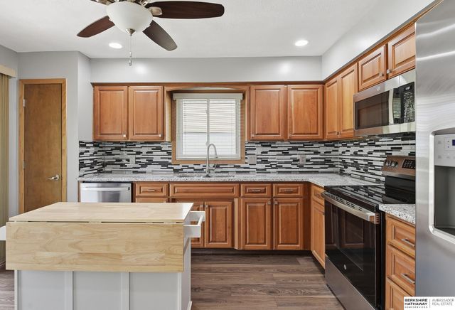 2162 N 124Th Avenue Circle, Omaha, NE 68164
