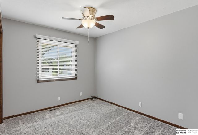 2162 N 124Th Avenue Circle, Omaha, NE 68164