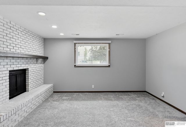 2162 N 124Th Avenue Circle, Omaha, NE 68164
