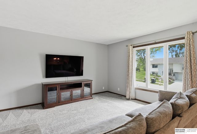 2162 N 124Th Avenue Circle, Omaha, NE 68164