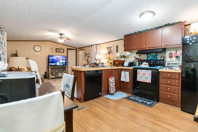 240 Echo Valley Road, Lily, KY 40740