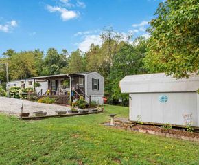 240 Echo Valley Road, Lily, KY 40740