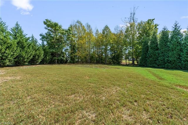 134 Ravensbourne Trace, Stokesdale, NC 27357