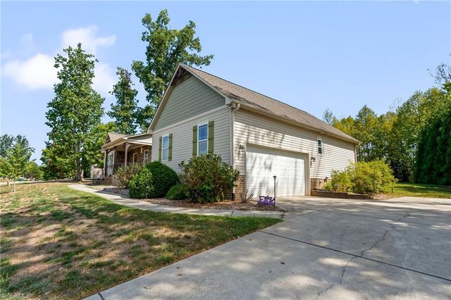 134 Ravensbourne Trace, Stokesdale, NC 27357