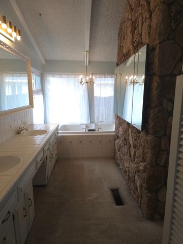 1601 Jacquelyn Way, Modesto, CA 95355