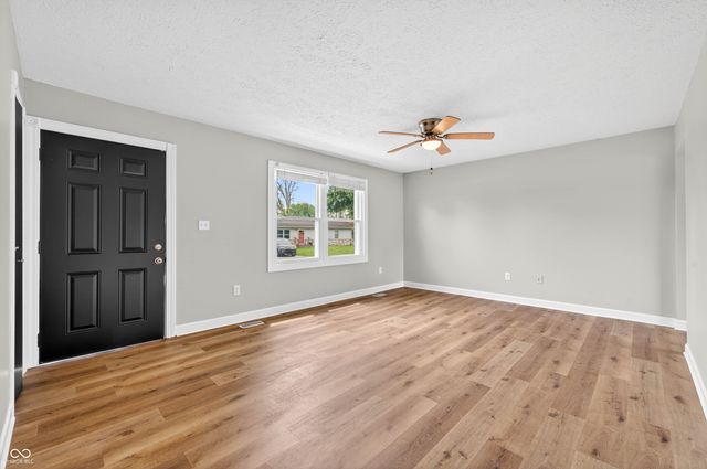 1063 Dutchman Lane, Seymour, IN 47274