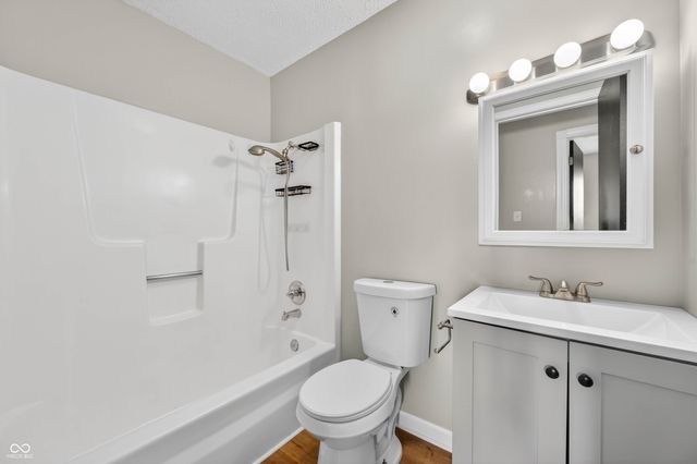 1063 Dutchman Lane, Seymour, IN 47274