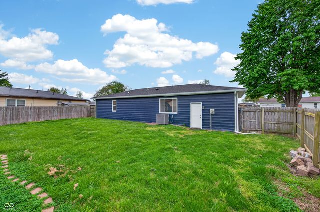 1063 Dutchman Lane, Seymour, IN 47274