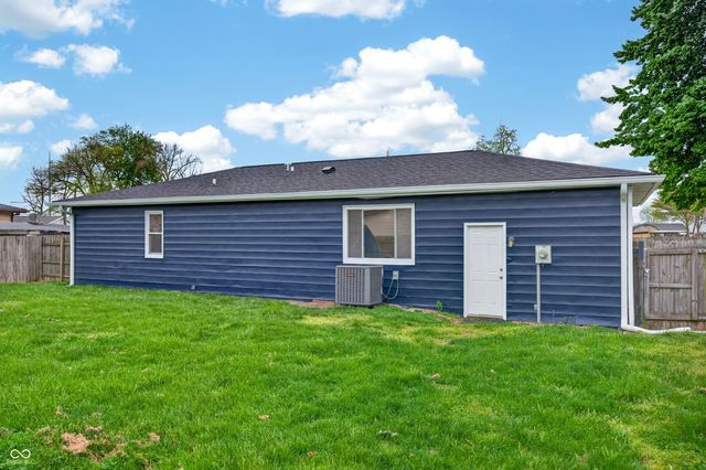 1063 Dutchman Lane, Seymour, IN 47274