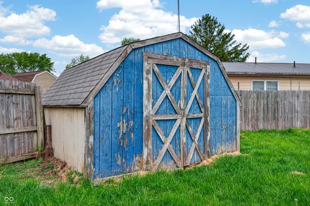 1063 Dutchman Lane, Seymour, IN 47274