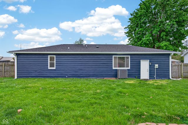 1063 Dutchman Lane, Seymour, IN 47274