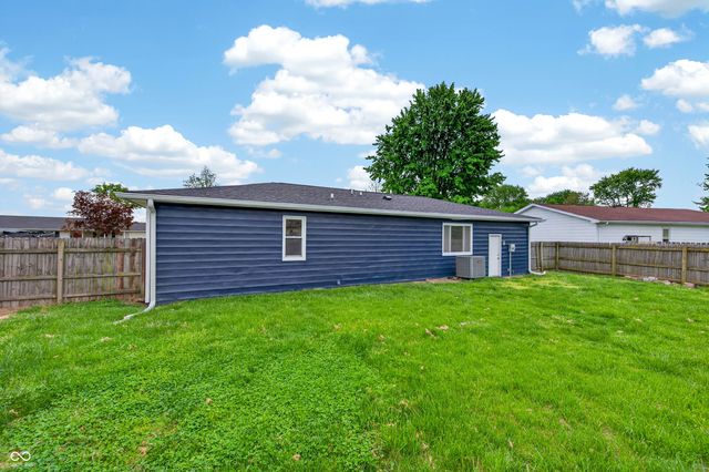 1063 Dutchman Lane, Seymour, IN 47274
