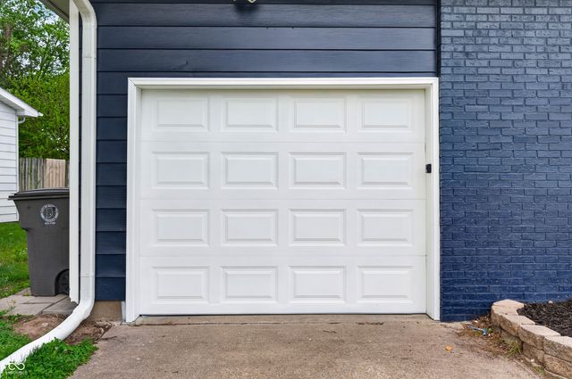 1063 Dutchman Lane, Seymour, IN 47274
