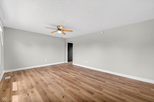 1063 Dutchman Lane, Seymour, IN 47274