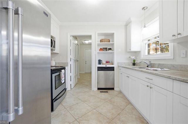 804 Roberto DR, Newport News, VA 23601