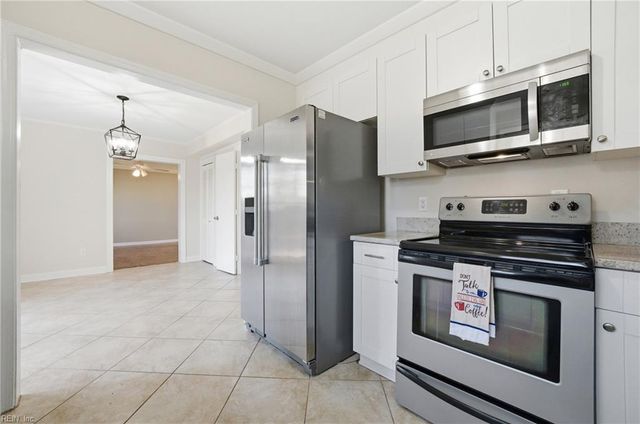 804 Roberto DR, Newport News, VA 23601