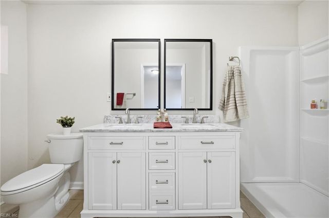 804 Roberto DR, Newport News, VA 23601