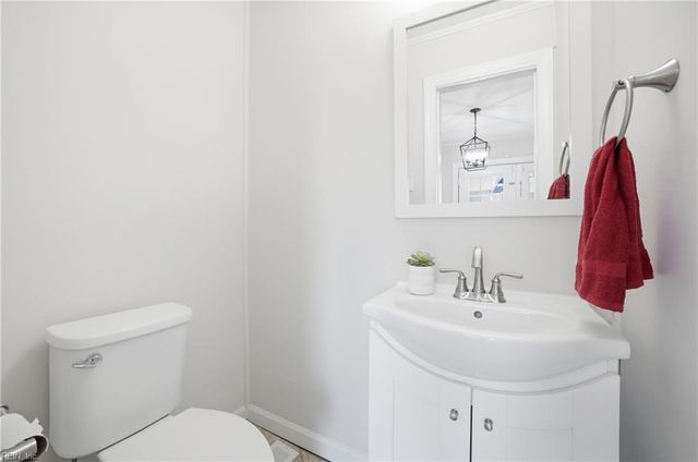 804 Roberto DR, Newport News, VA 23601