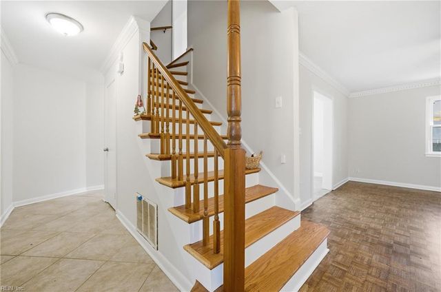 804 Roberto DR, Newport News, VA 23601