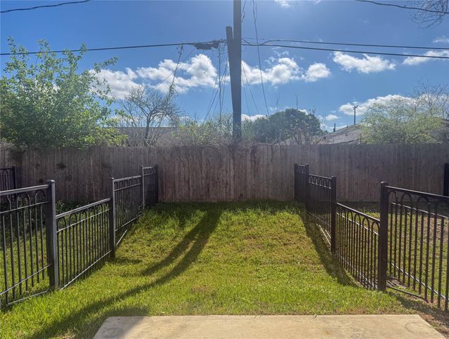 3233 Real Street A, Houston, TX 77087