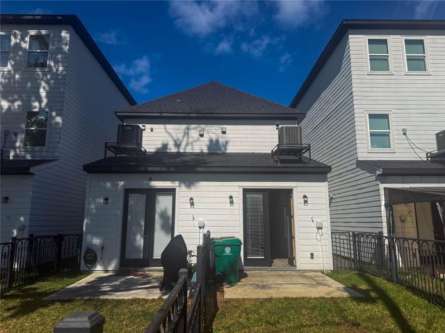 3233 Real Street A, Houston, TX 77087