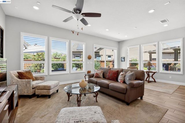 2105 RIOJA WAY, Brentwood, CA 94513