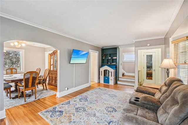 136 Avondale Road, Irondequoit, NY 14622